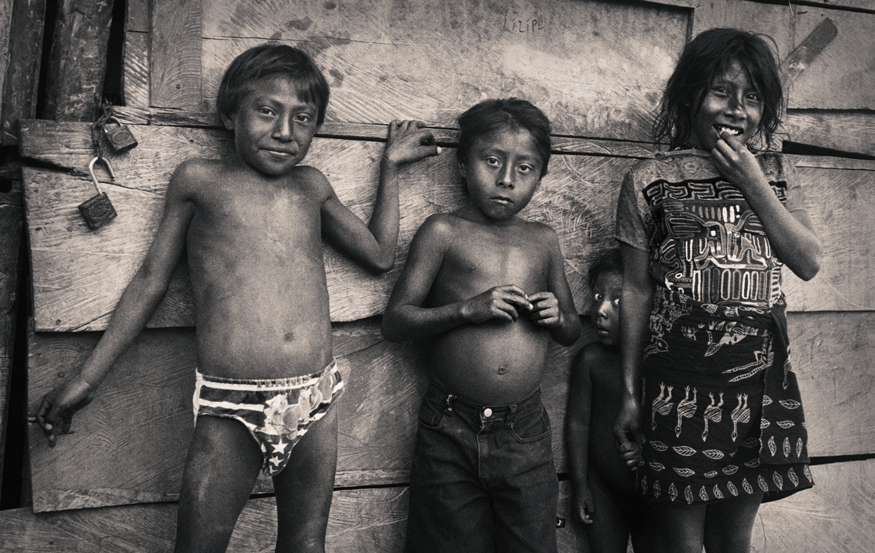 hildren of Darién standing still beneath the jungle light — a moment of innocence before history arrived.